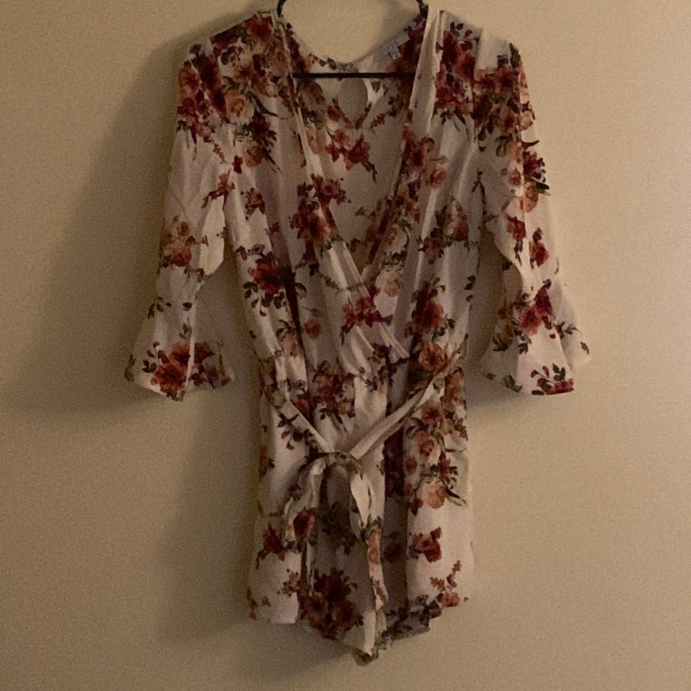NWOT Iris orange and cream wrap romper size M